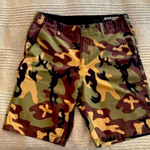 Volcom camo hybrid shorts